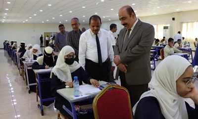 مدير تربية ساحل حضرموت يتفقد سير الاختبارات بمدارس الأحقاف العالمية