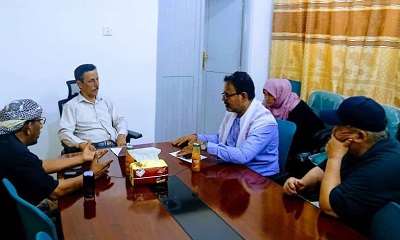 مستشار محافظ محافظة يهنئ مدير عام مكتب الصحة والسكان بالوادي والصحراء بمناسبة شهادة التميز والتكريم