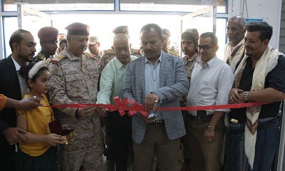 الوكيل العامري يفتتح معرض الشهر الكريم بسيئون