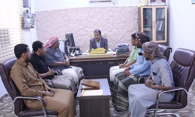 الوكيل العامري يُشيد بجهود عمال النظافة بوادي حضرموت