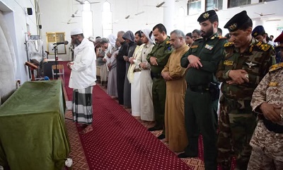 مدير أمن وادي حضرموت يتقدم مشيعي جثمان شهيد الواجب أحمد المنصوب