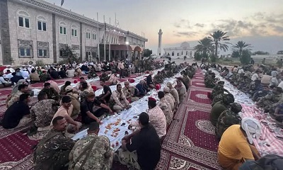 النائب البحسني يقيم مأدبة إفطار رمضانية للمسؤولين في حضرموت