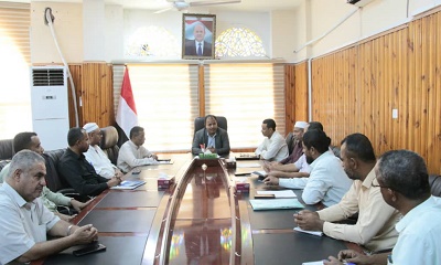 برئاسة الوكيل العامري لجنة المناقصات تناقش سبل التعجيل بإنجاز مشروع أبراج الكهرباء ومحطات التوليد