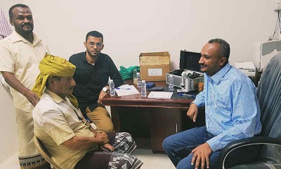 نائب مدير مكتب الصحة العامة والسكان يزور عيادة العيون المتنقلة بمركز مراد العامري