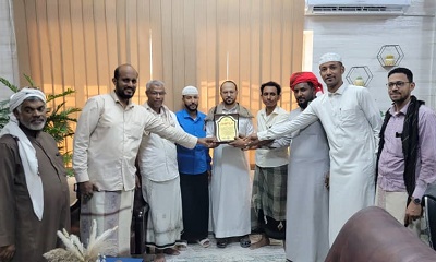 نقابة عمال النظافة بمديرية سيؤن تشارك مكتب الخدمه المدنيه والتأمينات بالوادي والصحراء نجاحهم على المرتبه الاولى وتهدي مديرها العام درع الوفاء