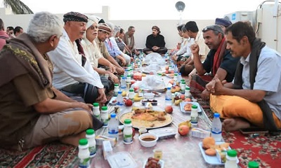 بحضرموت محافظ حضرموت.. قائد المنطقة الثانية يقيم مأدبة إفطار وأمسية رمضانية