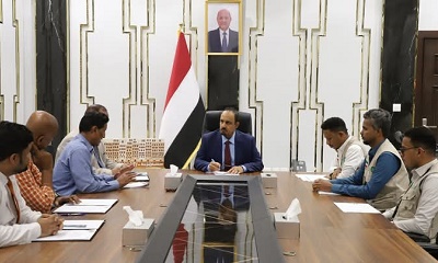 محافظ حضرموت يوقع اتفاقيات لتشغيل وتركيب منظومات طاقة شمسية لمرافق صحية بالمكلا