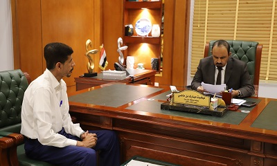 محافظ حضرموت يناقش مع مدير مكتب الشؤون القانونية الإجراءات المتعلقة بالبناء من الناحية القانونية