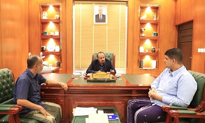 محافظ حضرموت يناقش التدخلات العاجلة لمشاريع الاشغال العامة والطرق بمديرية بروم ميفع