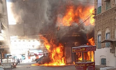 المكلا : حريق هائل يُلتهم مخبز الشرق الأوسط للمعجنات في المكلا