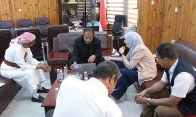 الوكيل العامري يطلع على أنشطة مشروع تأهيل الصرف الصحي بمدينة شبام حضرموت 