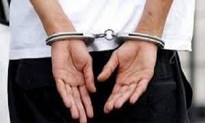 شرطة مديرية سيئون تضبط اثنين متهمين بتعاطي وحيازة مواد مخدرة في احد المنازل