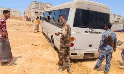 مدير أمن الشحر يتفقد مجاري السيول في المديرية