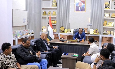 الوكيل العامري يطلع على أنشطة التمكين المهني للشباب بوادي حضرموت