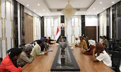 محافظ حضرموت يؤكد حرص السلطة المحلية على القيام بواجبها في توفير الخدمات الأساسية لمديرية غيل بن يمين