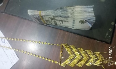 في إنجاز أمني جديد.. سارق مبلغ مالي وقطعة مجوهرات ثمينة في قبضة أمن الشحر