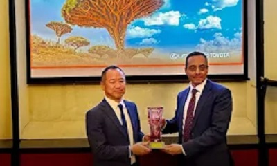 محافظ حضرموت يهنئ المركز التجاري للسيارات والمحركات بجائزة تويوتا الذهبية العالمية ويؤكد دعمه للاستثمار المحلي 