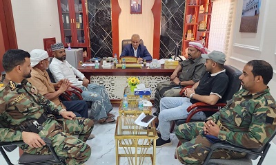 مدير عام سيئون يناقش أوضاع الحدائق العامة وسبل الإهتمام بها.