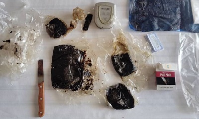 إدارة مكافحة المخدرات تلاحق مروجاً للحشيش المخدر وتداهم منزله وتعثر على كمية مع الحشيش