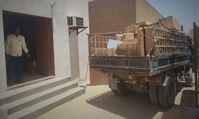 المركز الصحي الإسعافي بتاربة يتسلم أثاث ومستلزمات ومحاليل وريدية من مستودعات مكتب الصحة والسكان بالوادي والصحراء