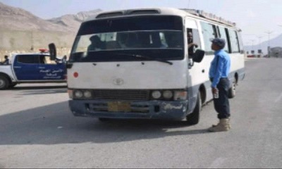 إدارة المرور بالمكلا تنفذ حملة لضبط الباصات العاملة بالغاز في الخطوط الداخلية