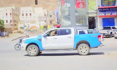 مكافحة المخدرات بوادي حضرموت تداهم منزل وتضبط متهمين بتعاطي وترويج المخدرات