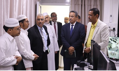 نائب رئيس جامعة الأحقاف يستقبل لجنة تقويم منظومة التعليم عن بعد