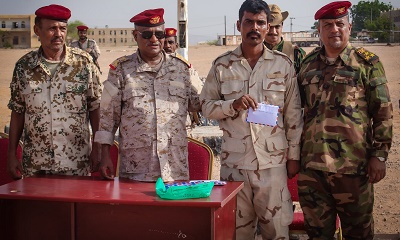 قائد لواء الريان بالمنطقة العسكرية الثانية يكرم المبرزين في رماية الأسلحة المتوسطة والخفيفة تقديراً لتميزهم