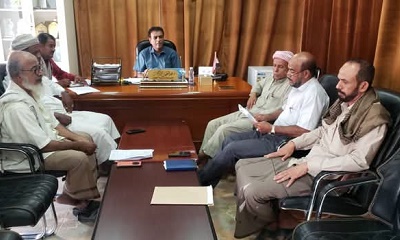 محلي القطن يؤكد متابعته لضمان استمرار العملية التعليمية في المديرية