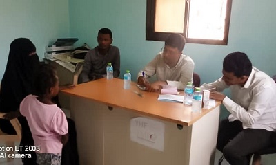 مكتب الصحة ببروم ميفع يستضيف العيادة المتنقلة للهلال الأحمر الإماراتي بالوحدة الصحية بردفان ميفع