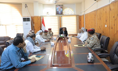 الوكيل العامري يبحث مع أعضاء الهيئة العليا لمرجعية قبائل حضرموت سبل تعزيز الأمن والسلم الاجتماعي بالمحافظة 