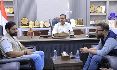 وكيل وادي حضرموت يبحث بتدخلات برنامج الغذاء العالمي في قطاعي المياه والزراعة