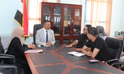 الأمين العام لمحلي حضرموت يطّلع على مشروع البرنامج التدريبي لتأهيل الفتيات في المجالات الرقمية والتقنية