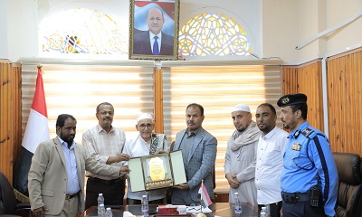 الوكيل العامري يكرّم مؤسسة الوداد للتنمية نظير إسهاماتها المجتمعية والتنموية 