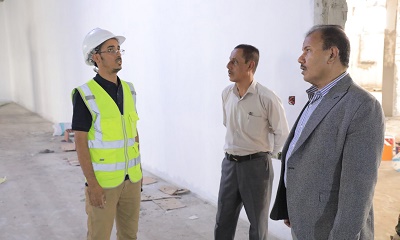 الوكيل العامري يطّلع على سير أعمال إعادة تأهيل مخازن التحصين والصحة بسيئون