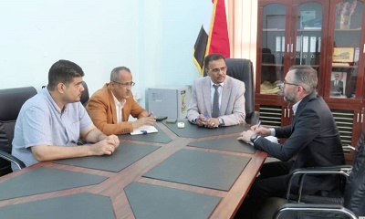الأمين العام للمجلس المحلي بحضرموت يبحث مع المدير التنفيذي للمشاريع البحرية بمنظمة (UNDP) التدخلات لصيانة قاطرة ميناء المكلا وتوسعة خدماته