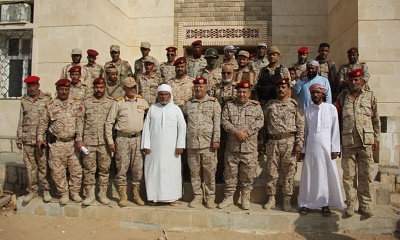 قيادة السلطة المحلية والمشايخ والاعيان في مديريتي رماه وثمود يؤكدون دعمهم لتحركات الجيش وقائد المنطقة العسكرية الأولى: ” نحن وقبائل المناطق الصحراوية صفٌ واحد في مواجهة اعداء الوطن ”