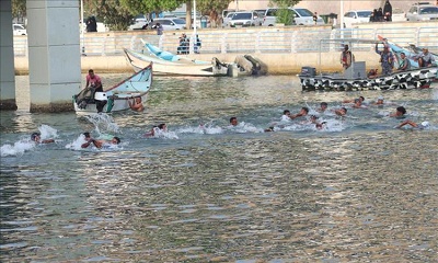 في أكبر تجمع رياضي مائي..خور المكلا يشهد بطولة البلدة للسباحة في المياه المفتوحة للاعبي الأندية وهواة اللعبة