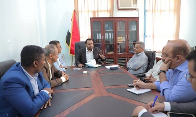 الوزير العكبري يرأس اجتماعاً بقيادة السلطة المحلية بحضرموت لمناقشة التحضيرات لإنطلاق العام الدراسي الجديد