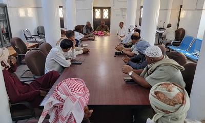 عُقال الحارات بمديرية تريم يناقشون مستجدات الأوضاع ويدعون لحفظ الأمن والاستقرار