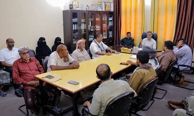 تنفيذي غيل باوزير يناقش تقارير مكتبي الثقافة للأوقاف والإرشاد