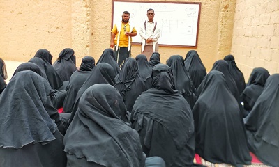 مدير مكتب محو الأمية بالقطن يدشّن مراكز جديدة لتعليم الكبار بقرى ومناطق المديرية