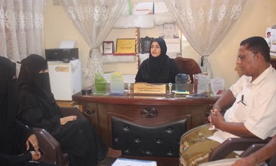 مسؤول محلي بساحل حضرموت تتابع المشهد الثقافي بالشحر