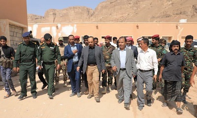 محافظ حضرموت يؤكد حرص السلطة المحلية على سلامة المواطنين خلال جولته التفقدية بمديرية حريضة ويدشن العمل بمشاريع حيوية