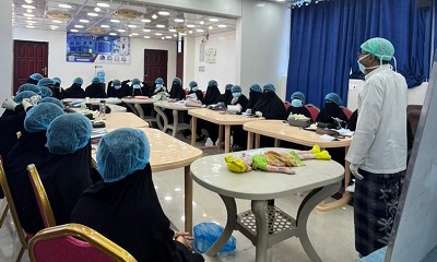 مؤسسة المواساة الصحية التنموية بالشراكة مع مستشفى بن زيلع الحديث تنفذ أول امتحان نظري لطالبات دورة اساسيات التمريض المنزلي والإسعافات الأولية بوادي حضرموت