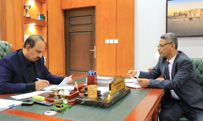 محافظ حضرموت يطلع على نشاط صندوق النظافة والتحسين بوادي وصحراء المحافظة