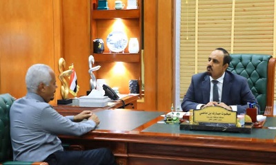 محافظ حضرموت يلتقي بخبير الطاقة والنفط والغاز المهندس عمر الحيقي