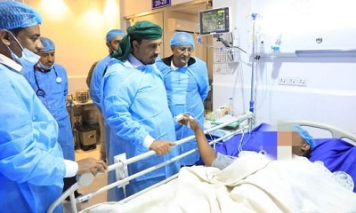 محافظ حضرموت يطمئن على حالة الناجين من أسرة آل باحنبص بحادث عقبة عبدالله غريب