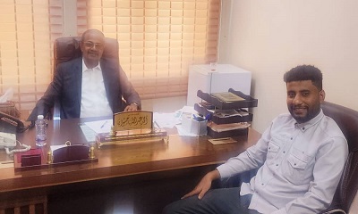 مدير عام وزراة مكتب الشؤون الاجتماعية والعمل بالوادي والصحراء يلتقي بالمدير التنفيذي لمؤسسة الأبصار الحضرمية الخيرية المحامي حامد خالد حامد