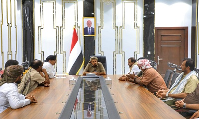 محافظ حضرموت يبحث مع قيادات عدد من الجمعيات السمكية بالريدة وقصيعر سُبل تنظيم عملية الاصطياد والحفاظ على الثروة السمكية